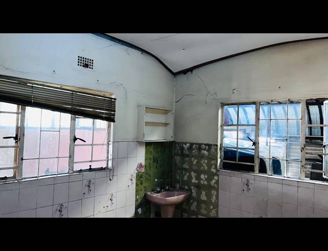 7 BEDROOM HOUSE FOR SALE IN VANDERBIJLPARK CW 2